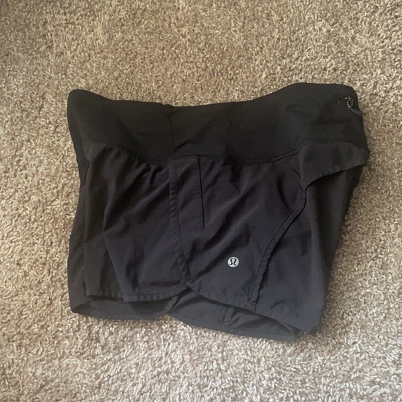 Lululemon Speed-Up Midrise Shorts - Picture 7 of 11